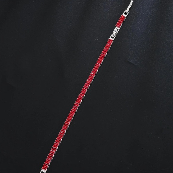 Women Red Fashion Statement Cubic Shiny Bracelet - Picture 5 of 5